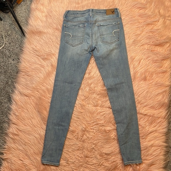 American Eagle Super Stretch Light‎ Wash Jegging Size 2 - Picture 3 of 7